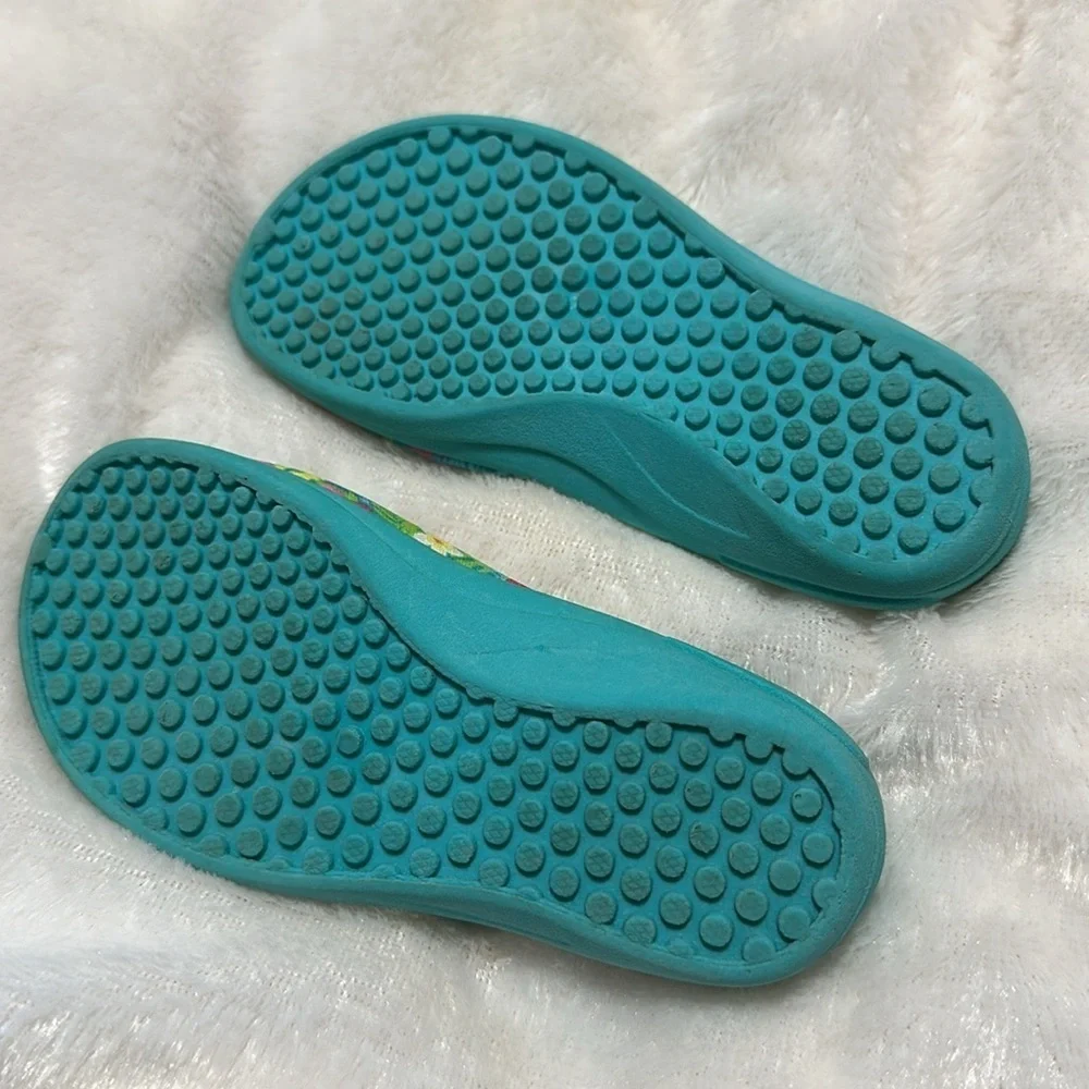 Disney water shoes size 7 little mermaid